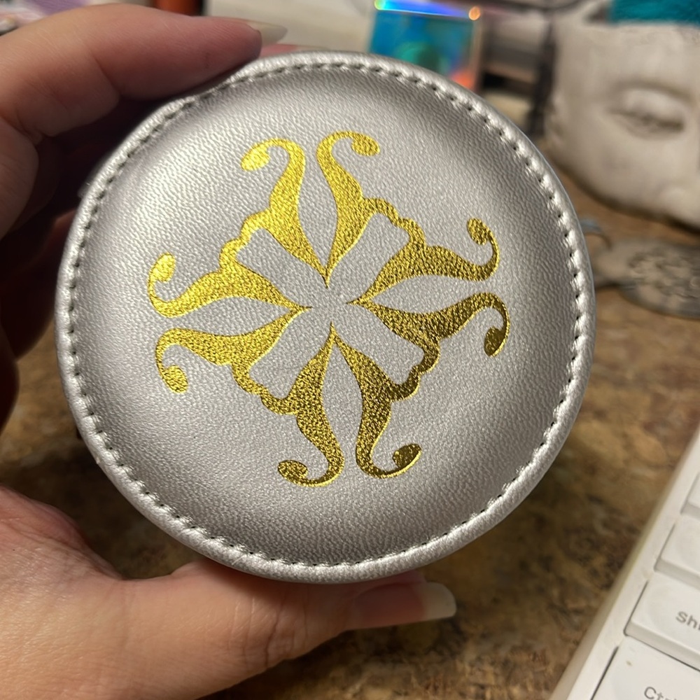 Rustic Cuff Travel Jewelry Case - Picture 7 of 9